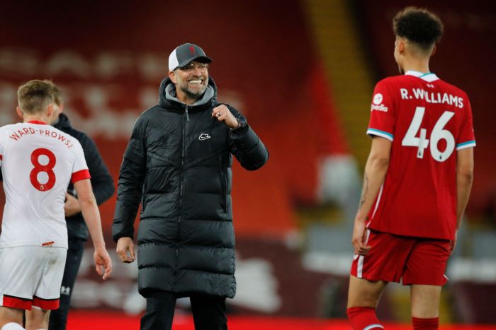 ลิเวอร์พูล vs Burnley - ต่อสู้เพื่อแชมป์ลีก